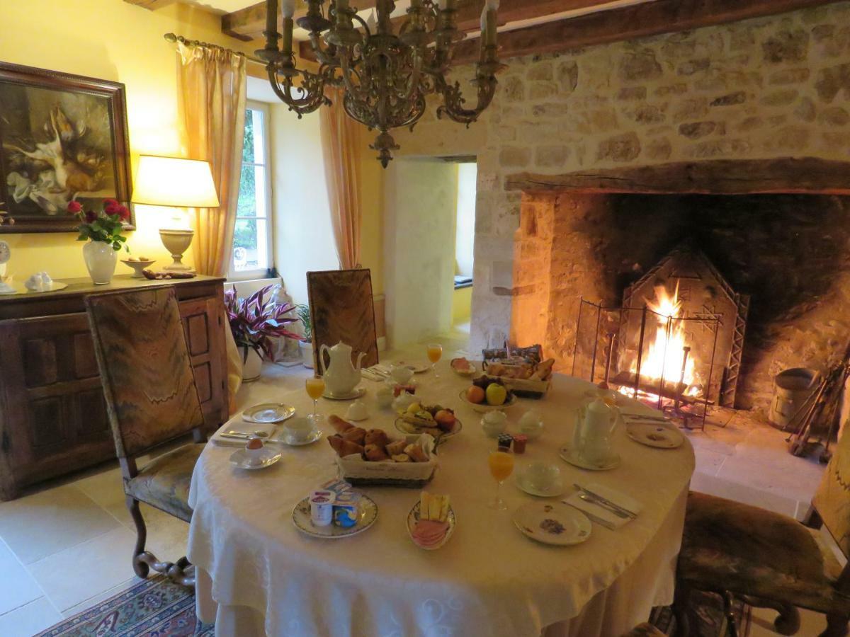 Chateau De Gaubert Bed and Breakfast Terrasson Exterior foto